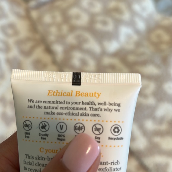 Derma e Vitamin C gentle daily cleansing paste - Picture 2 of 2
